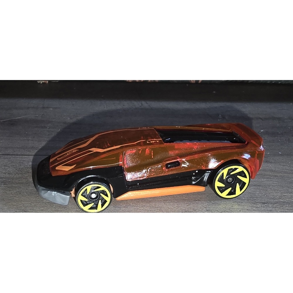 2016 HOT WHEELS EL VIENTO EXPERIMOTORS RED 1:64 DIECAST 2 7/8" RACE CAR W ORANGE